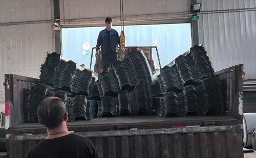 闭口楼承板耐火时限实测：大跨度怎样选贵南楼承板