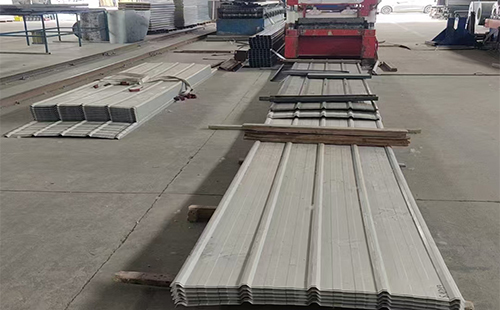 贵南彩钢岩棉板多少钱一平米？今日价格组成全解析